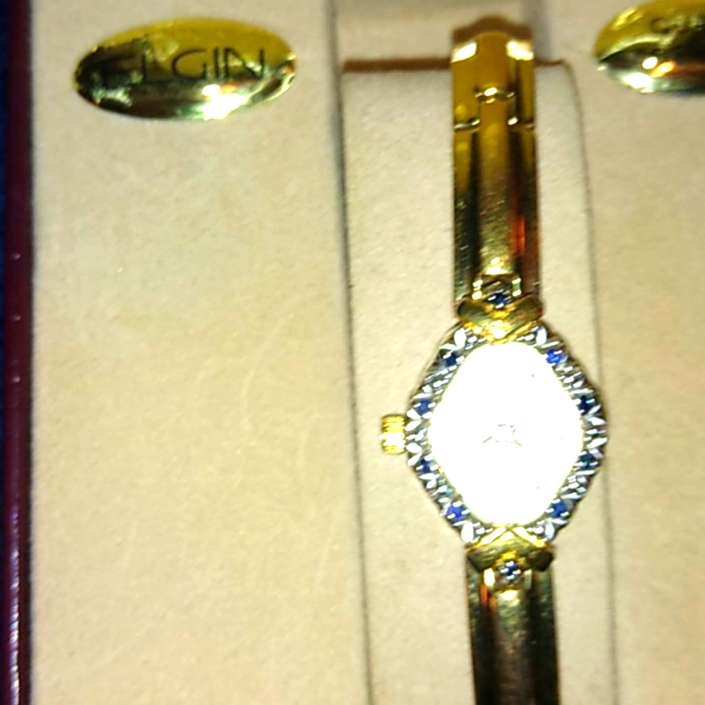 Elgin Quartz watch... Vintage